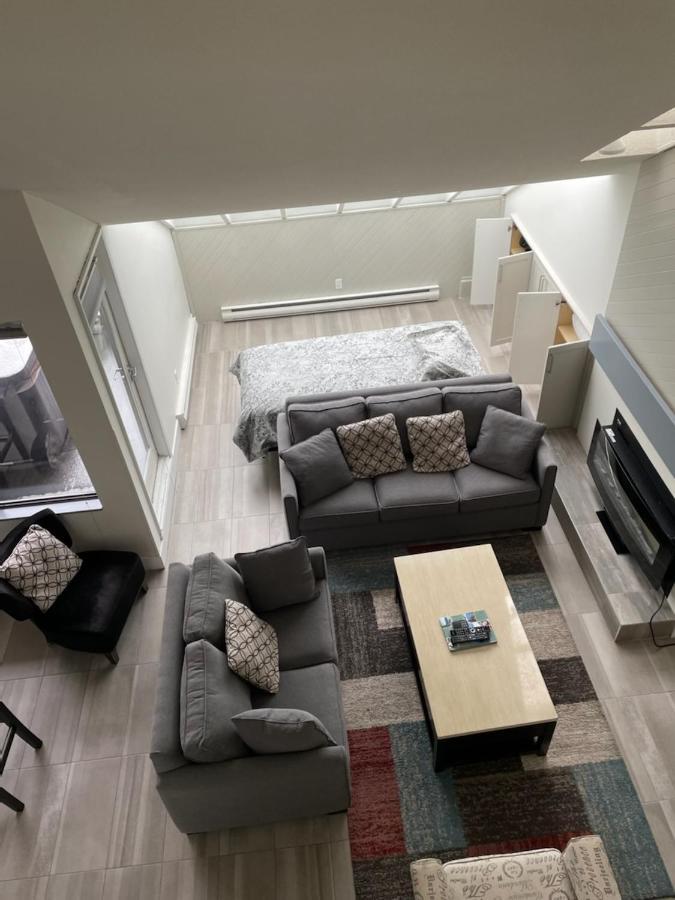 Hearthstone Lodge Loft, Village Centre, Private Hot Tub, Sleeps 6 惠斯勒 外观 照片