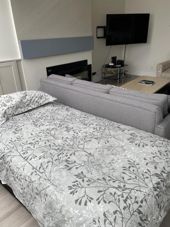 Hearthstone Lodge Loft, Village Centre, Private Hot Tub, Sleeps 6 惠斯勒 外观 照片